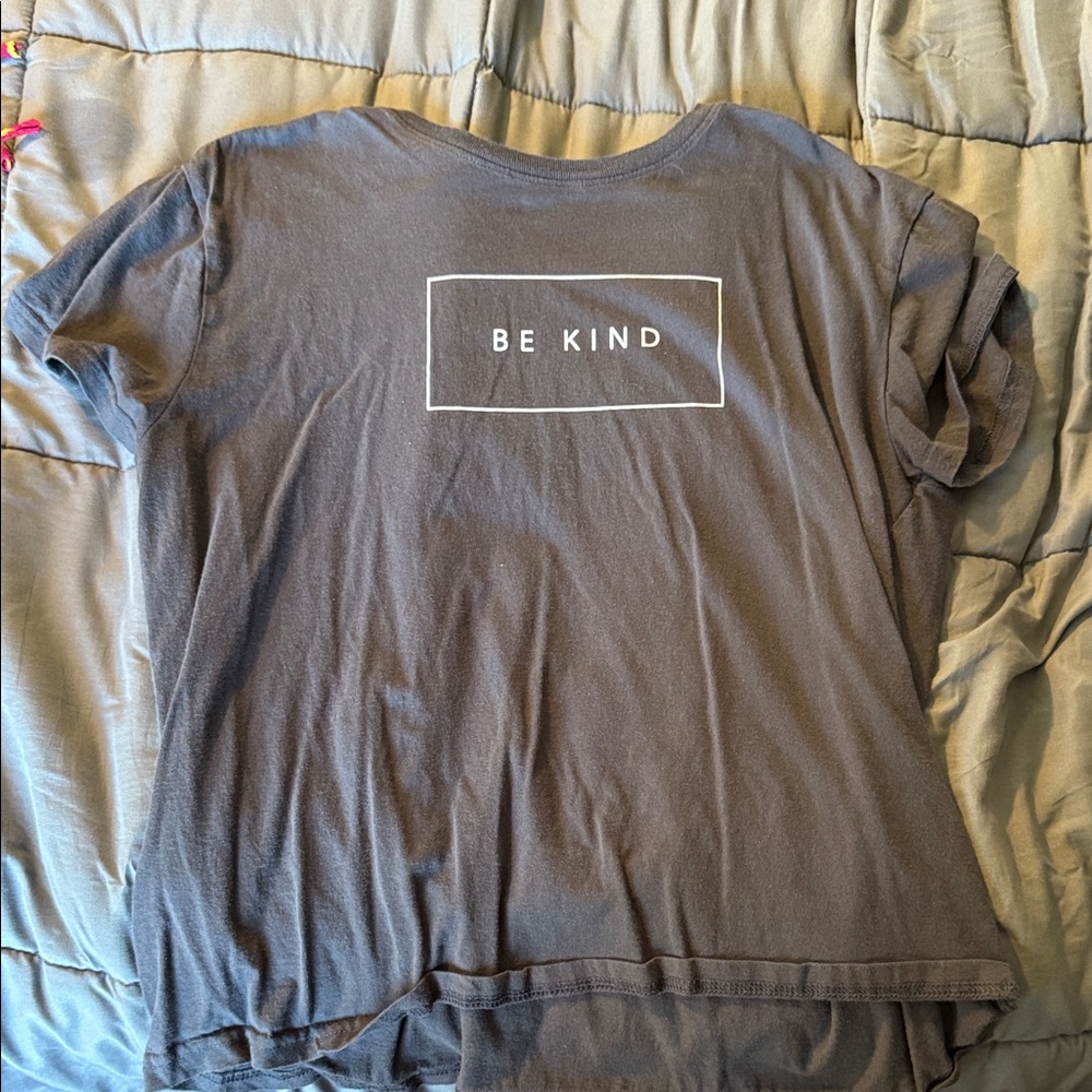 Gray 'Be Kind' T-Shirt